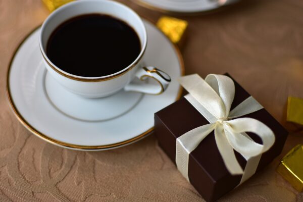 Unikke smykker til hende: Gaveidéer der skiller sig ud