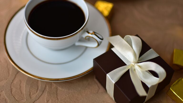 Unikke smykker til hende: Gaveidéer der skiller sig ud